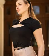Футболка с вырезом на груди DAD-253A300