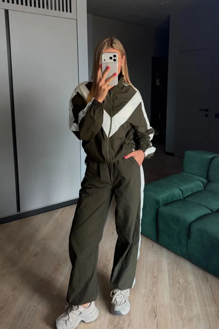Женский спортивный костюм плащевка JAV-833A980