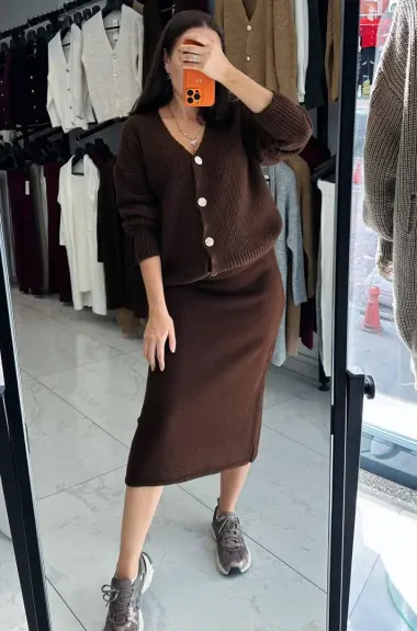 Вязаный костюм юбка и кофта AMU-7020A1000