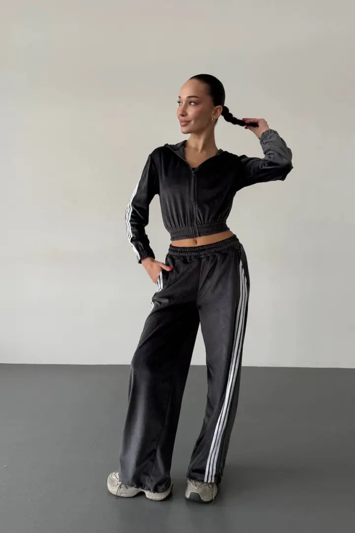 Спортивный костюм с лампасами DMP-R1923A550