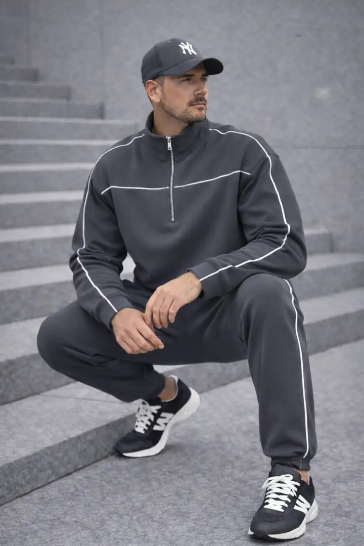Модный спортивный костюм мужской  INT-0595A700