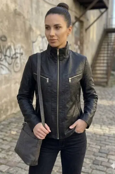 Кожаная черная куртка INNA-8891A1150 Кожаная черная куртка INNA-8891A1150