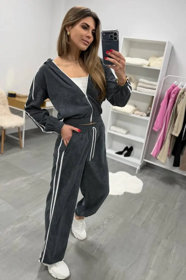 Спортивный костюм с лампасами  DMP-R1895A570