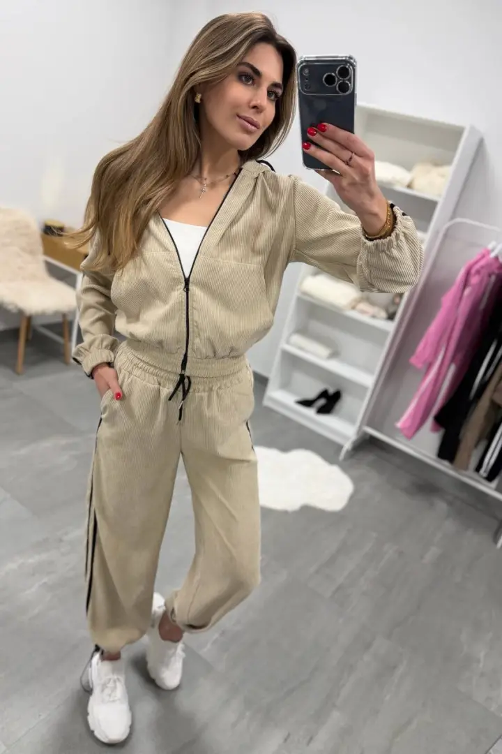 Спортивный костюм с лампасами  DMP-R1895A570