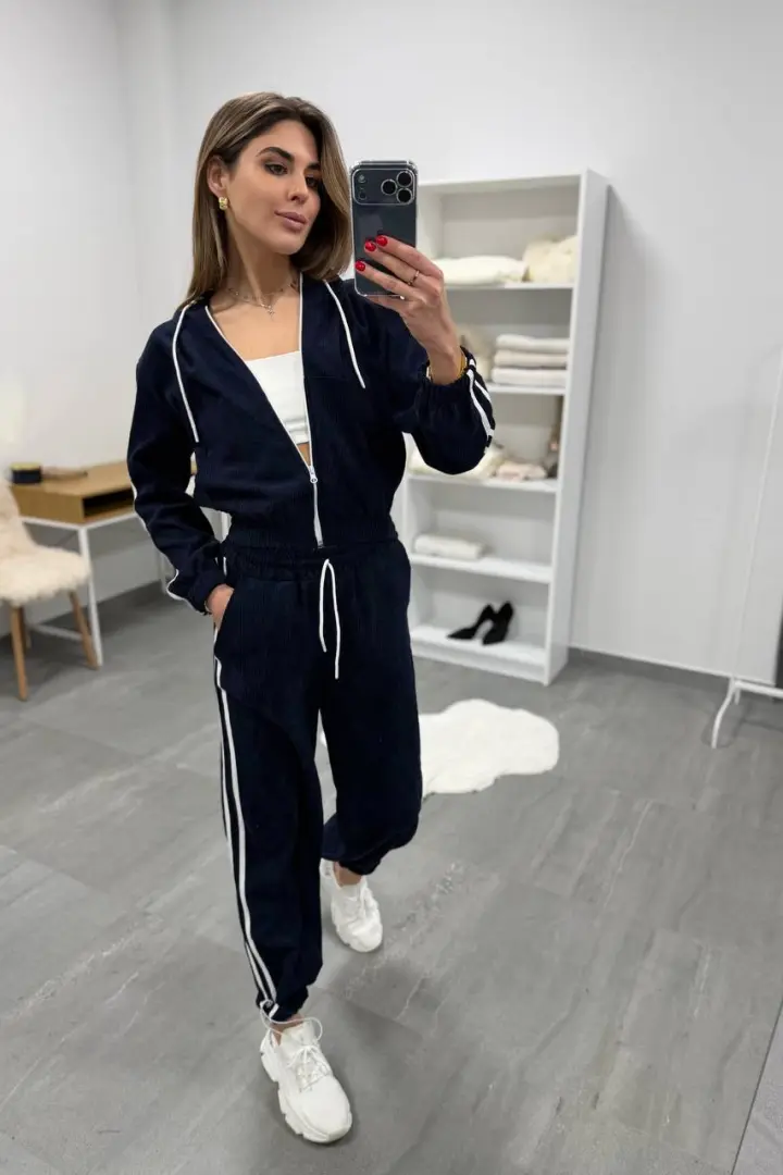 Спортивный костюм с лампасами  DMP-R1895A570