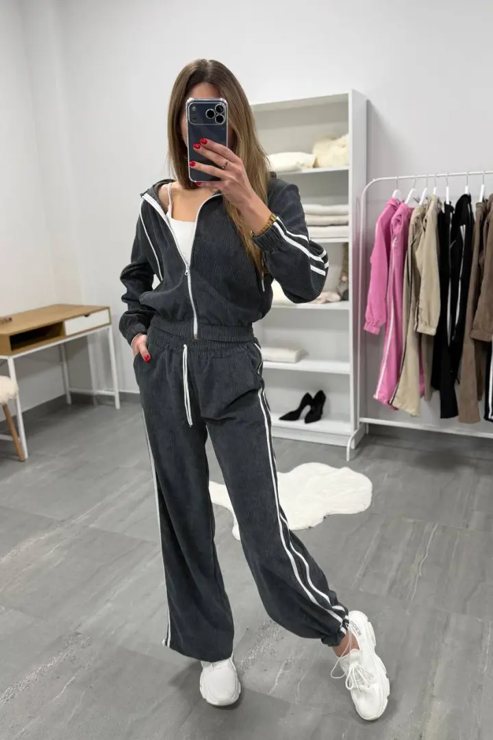 Спортивный костюм с лампасами  DMP-R1895A570